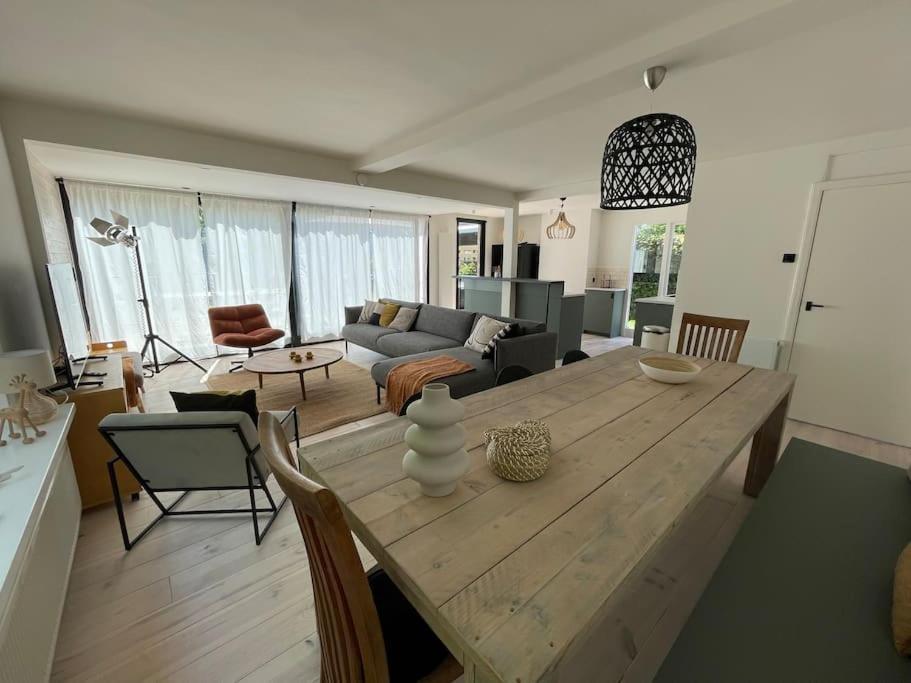Modern Beach House For 12 Pers! With Jacuzzi Юлианадорп Экстерьер фото